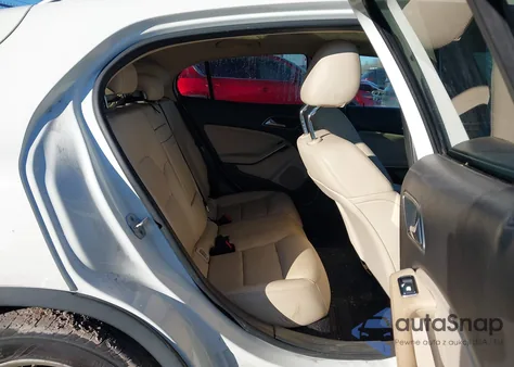 2015 Mercedes-Benz Gla 250 4Matic z USA, uszkodzony, nr VIN WDCTG4GB8FJ172989